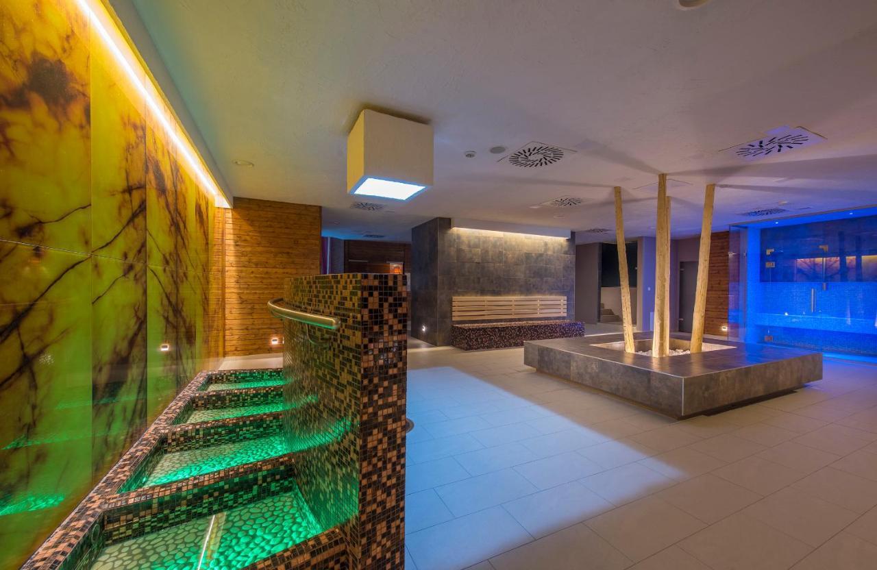 Wellness Penzion Smerdzonka - Kupele Pieniny Cerveny Klastor Ngoại thất bức ảnh